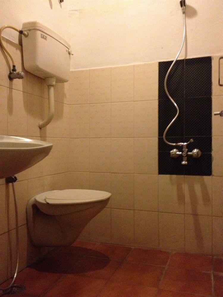 Deluxe Hotel Chennai Eksteriør billede