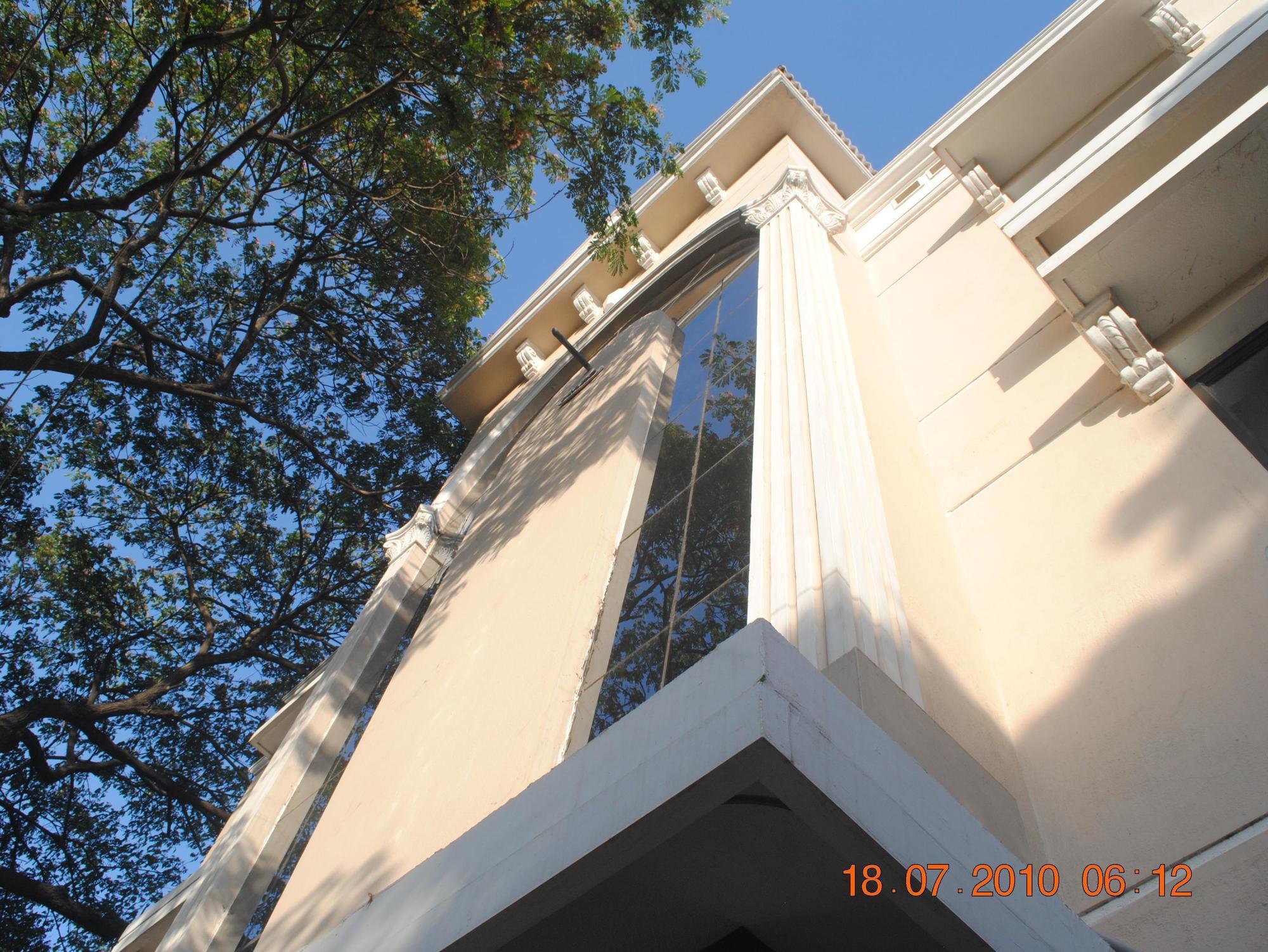 Deluxe Hotel Chennai Eksteriør billede