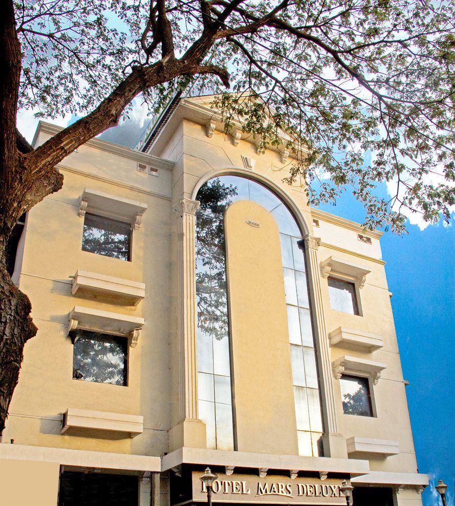 Deluxe Hotel Chennai Eksteriør billede