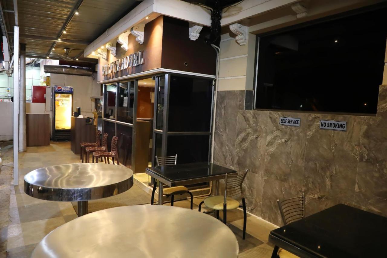 Deluxe Hotel Chennai Eksteriør billede
