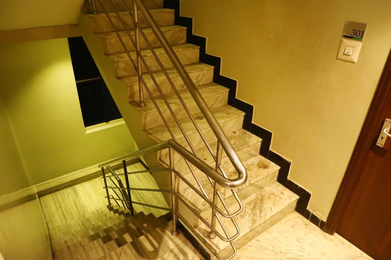 Deluxe Hotel Chennai Eksteriør billede