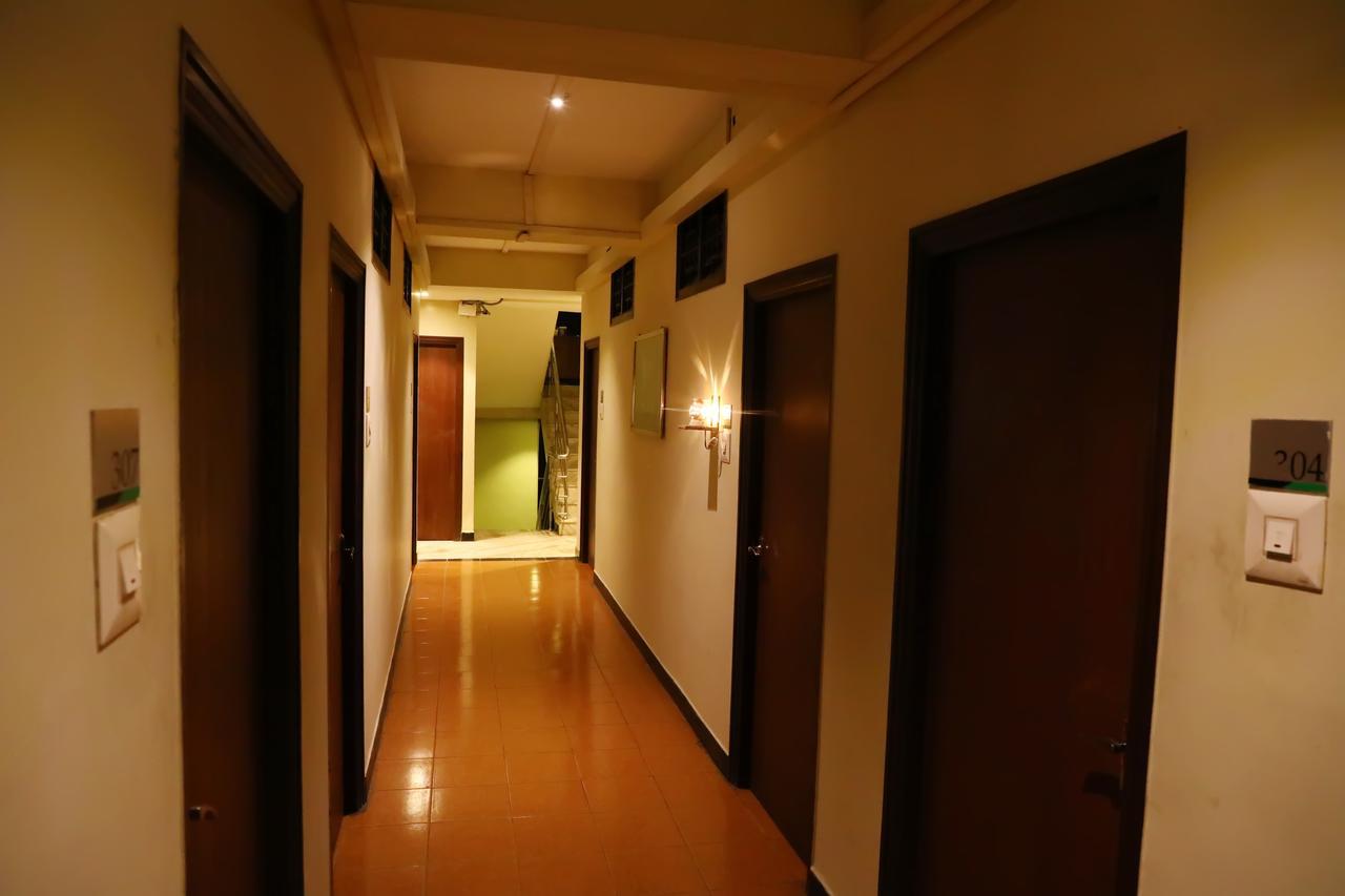 Deluxe Hotel Chennai Eksteriør billede