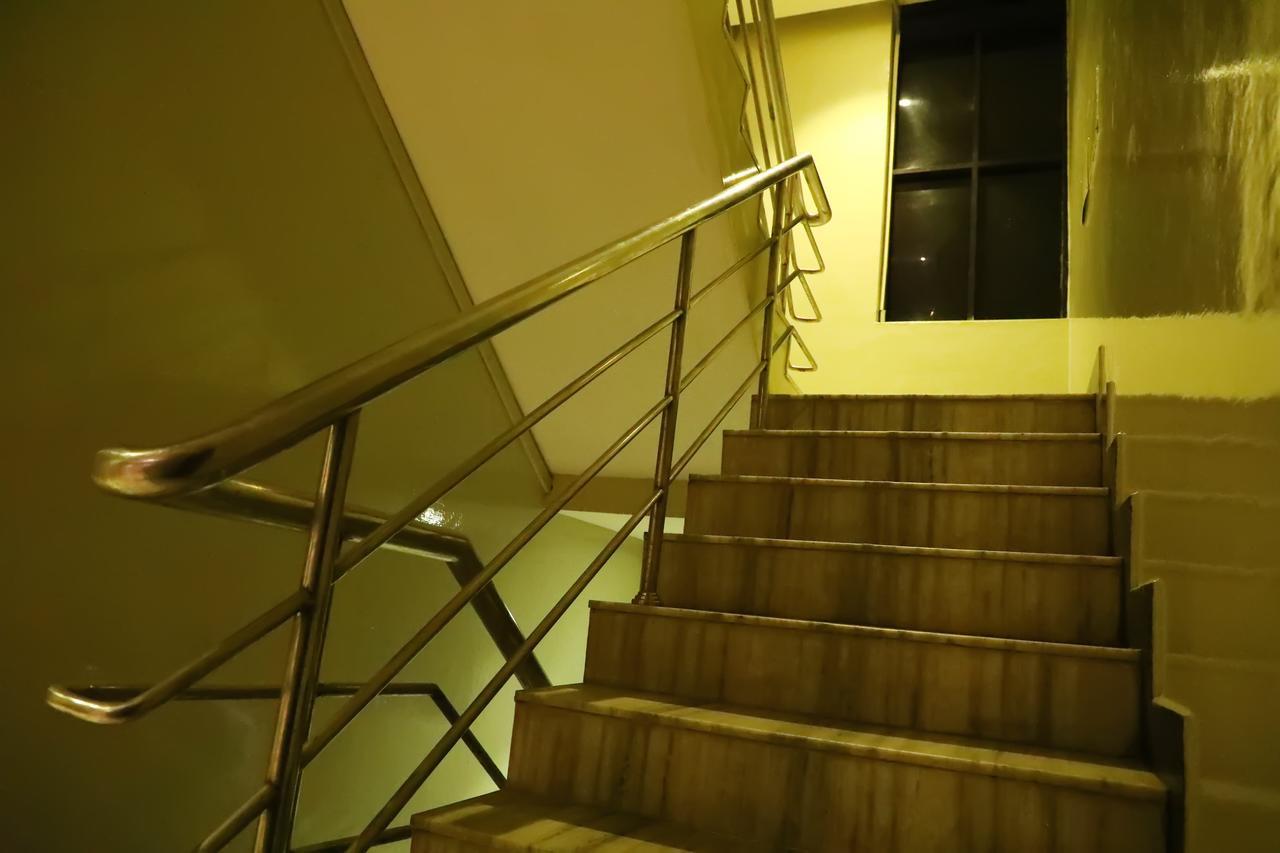 Deluxe Hotel Chennai Eksteriør billede