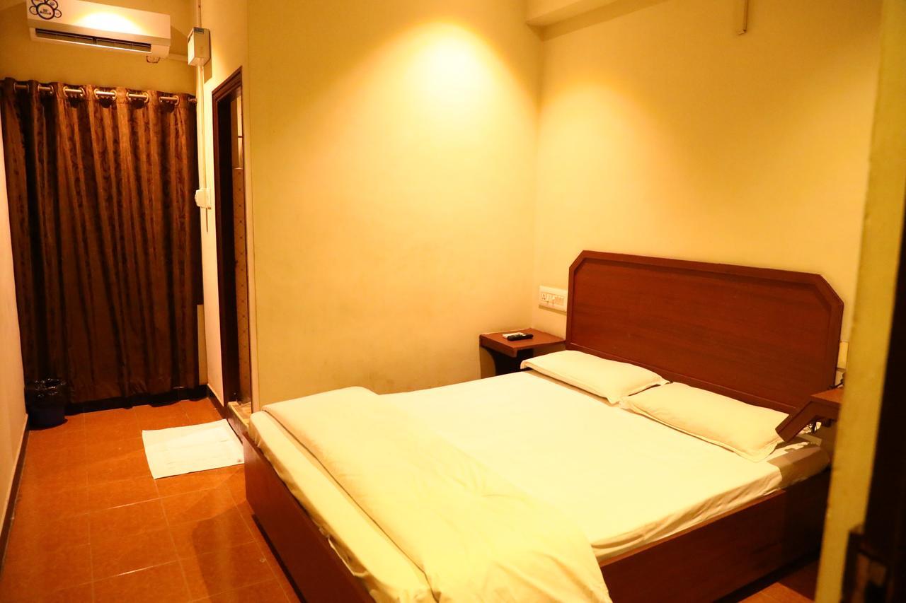 Deluxe Hotel Chennai Eksteriør billede