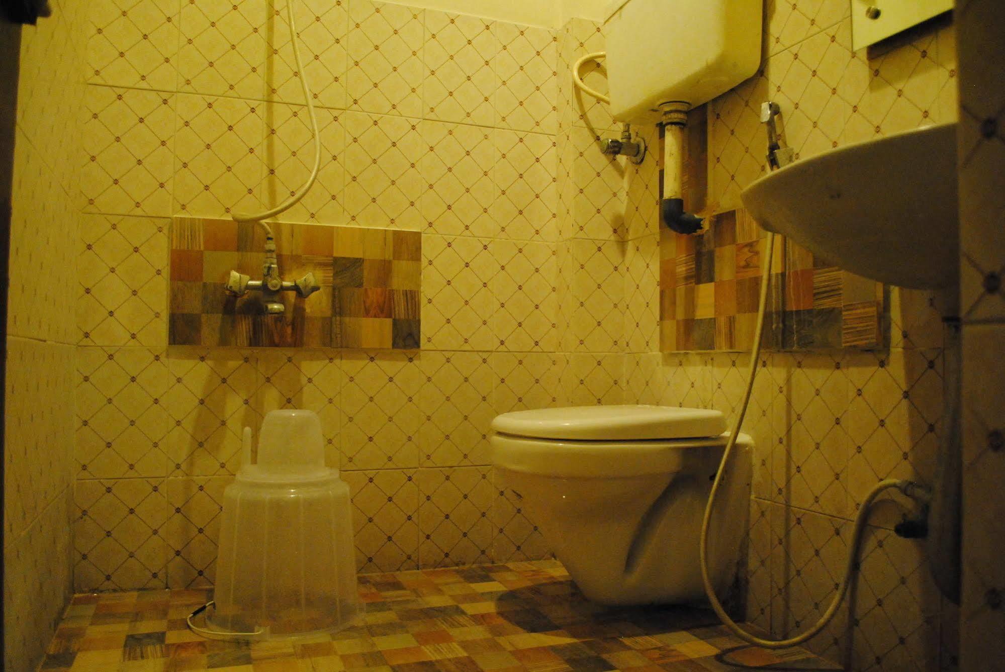 Deluxe Hotel Chennai Eksteriør billede