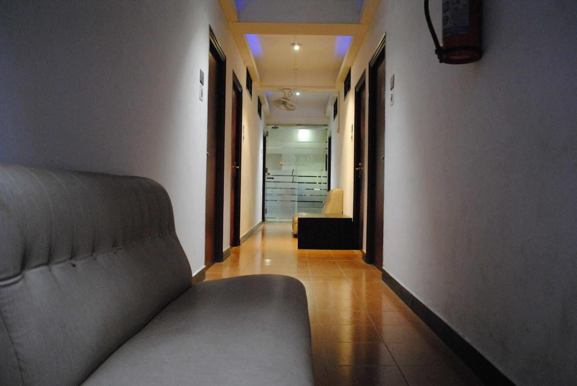 Deluxe Hotel Chennai Eksteriør billede