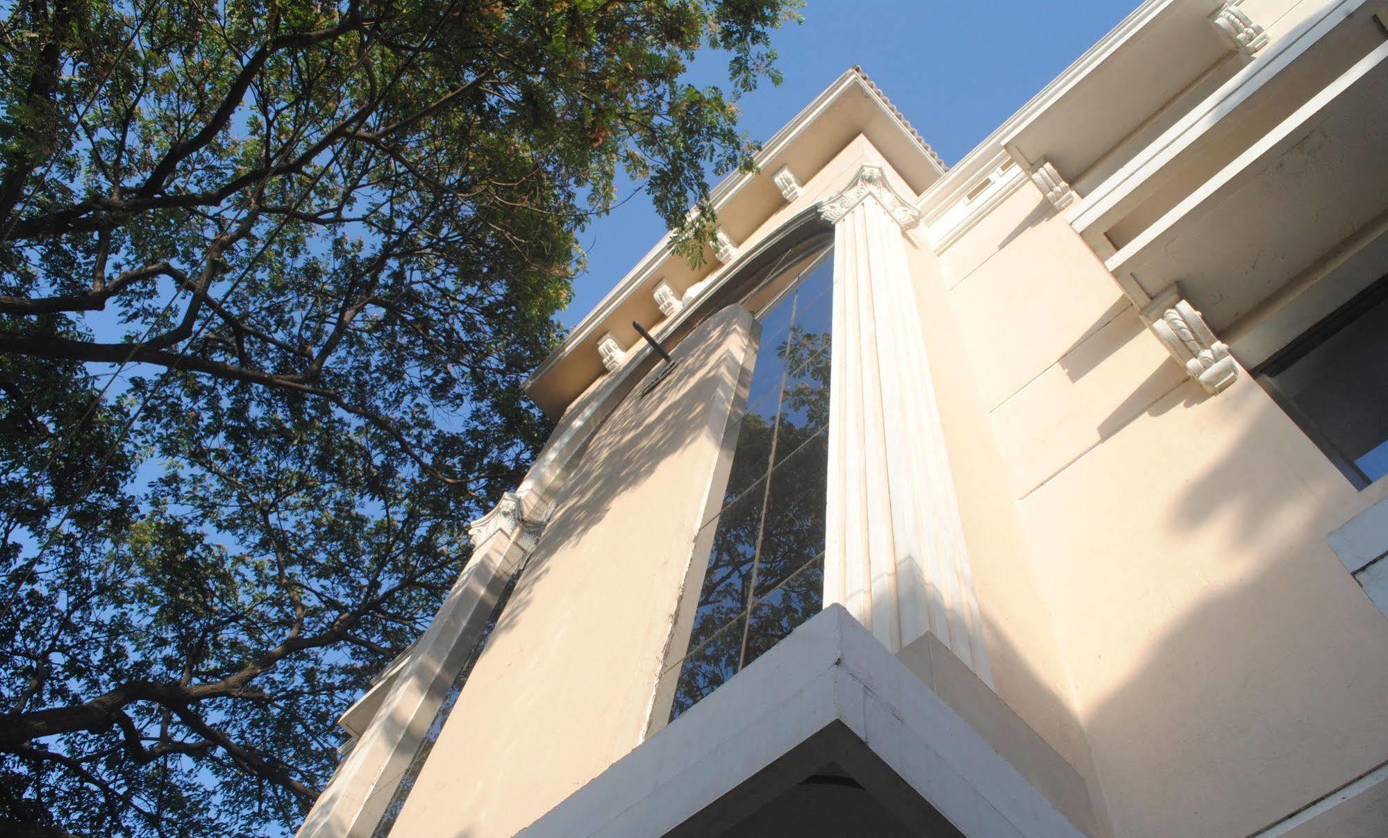 Deluxe Hotel Chennai Eksteriør billede