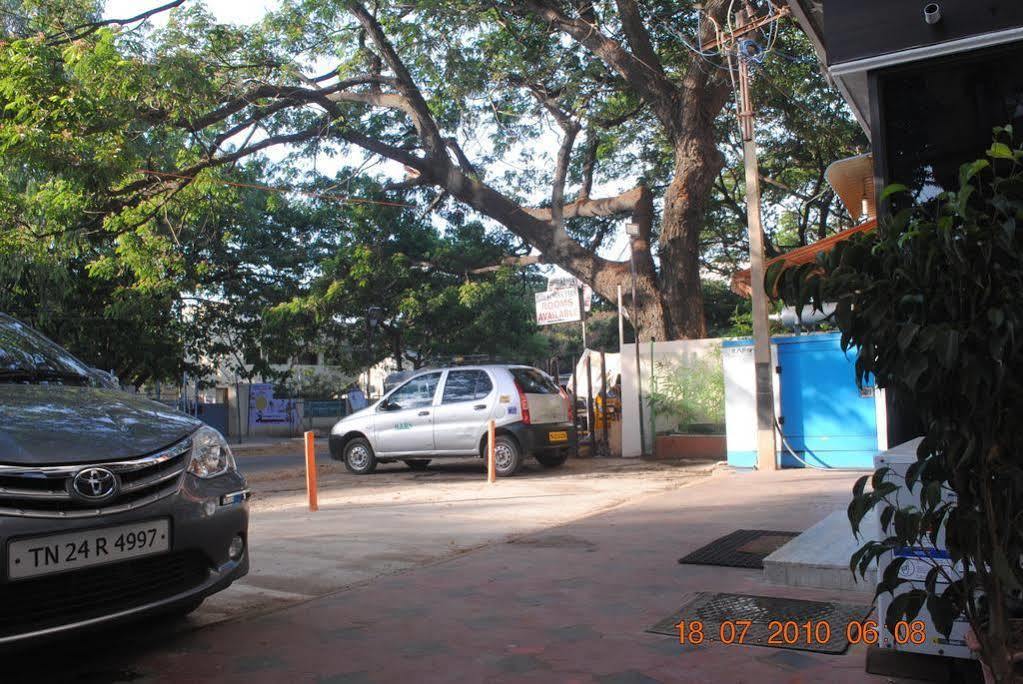Deluxe Hotel Chennai Eksteriør billede